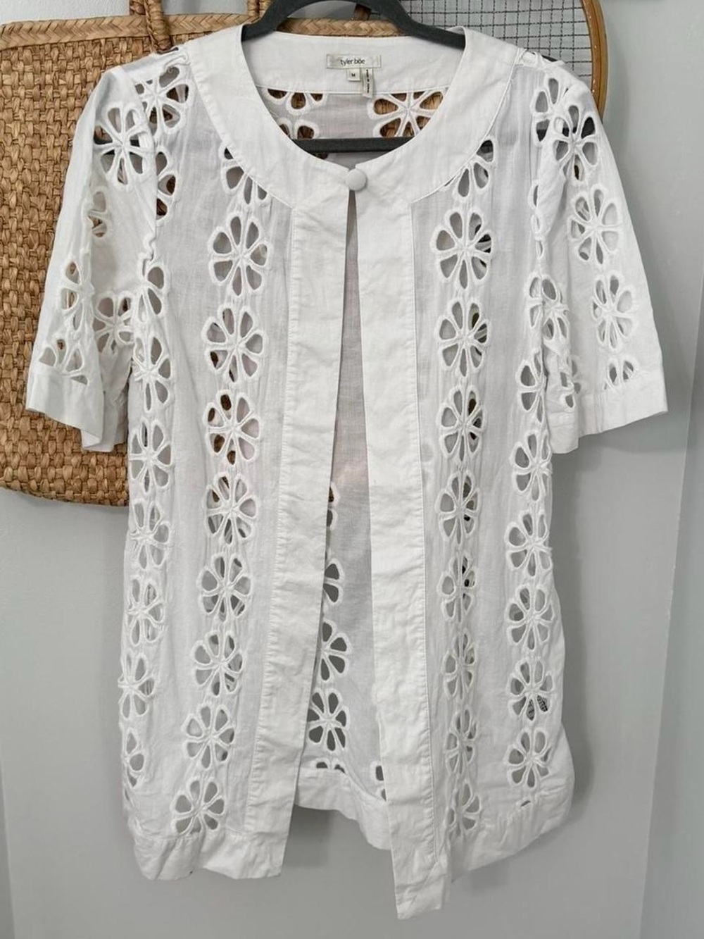 Tyler Boe 100% cotton White eyelet embroidered floral cutout top/tunic